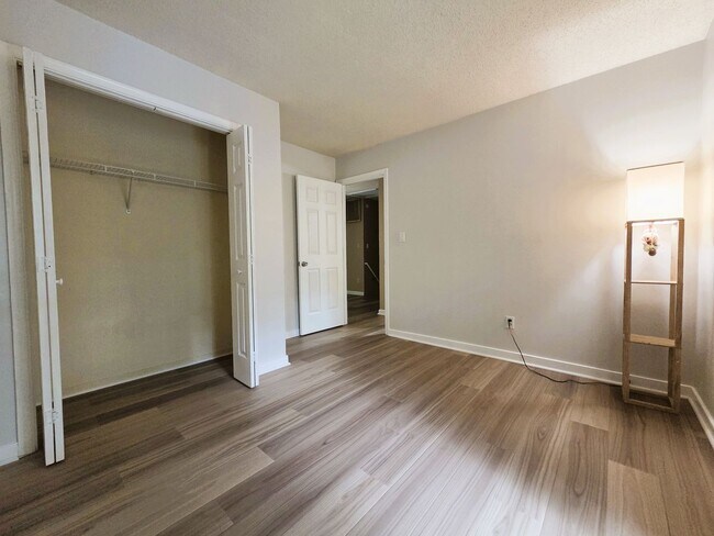Building Photo - Well maintained 2 story home in Providence Creek Subdivision