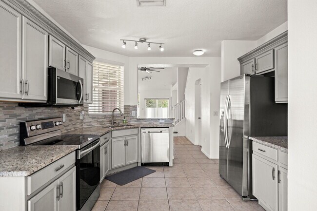 Building Photo - 9720 Carlsdale Dr