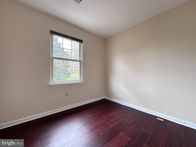 Building Photo - 6715 Cub Run Ct
