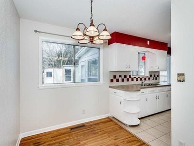 Building Photo - Unique 2 bedroom, 1 bathroom house!