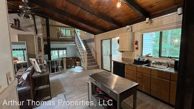 Building Photo - 3 br, 2 bath House - 32  St Moritz Street