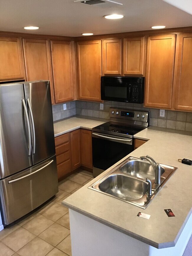 Building Photo - 3 bed 2.5 bath townhome for rent at Cherry landing 80016
