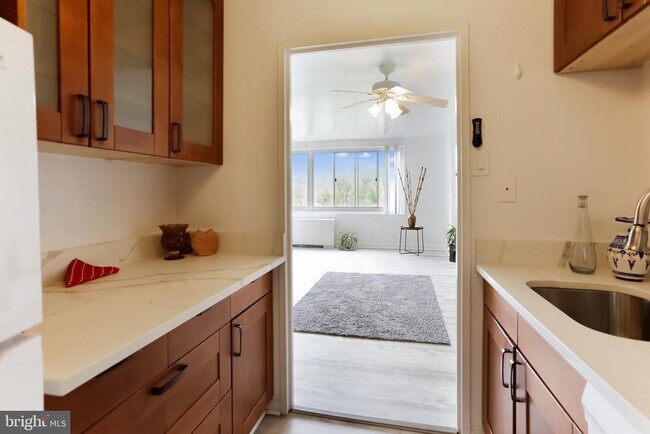 Building Photo - 1900 Lyttonsville Rd