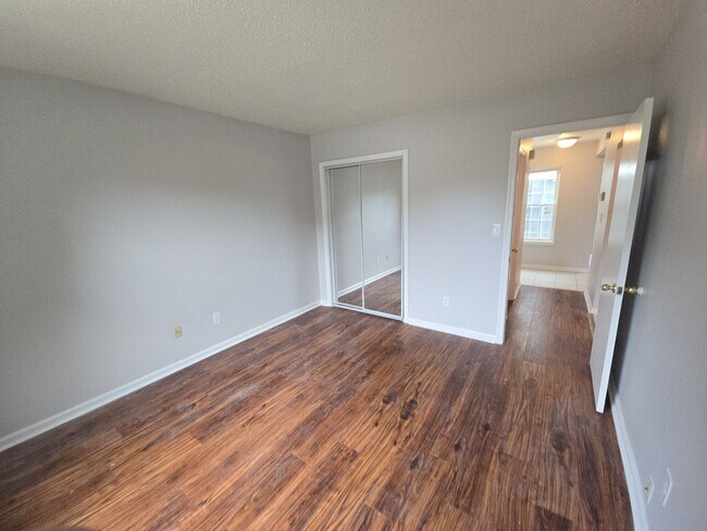 Building Photo - 5360 Chatham Hall Dr