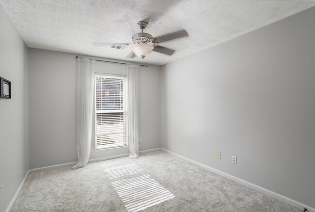 Building Photo - 115 Winding River Dr