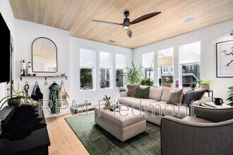 Building Photo - 395 Pratt Dr SE