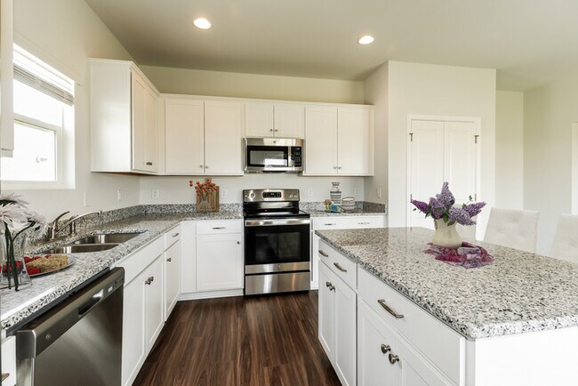 Building Photo - 102 Percheron Dr