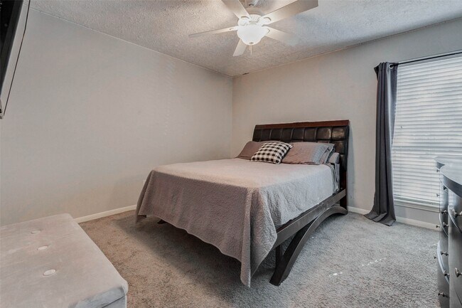 Building Photo - 21602 Park Downe Ln