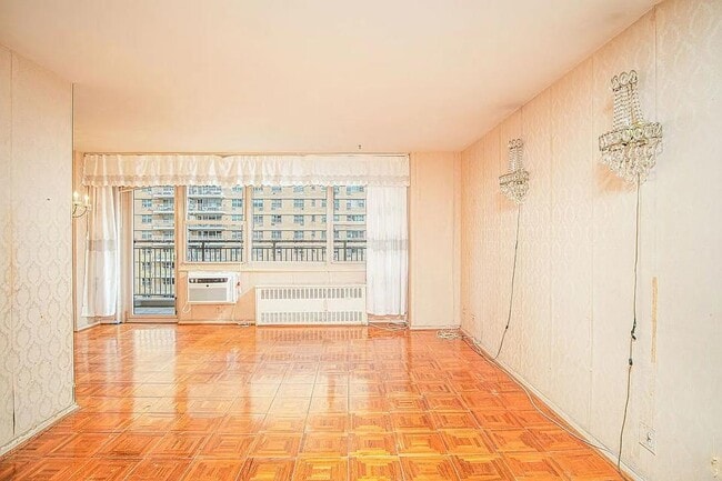 Building Photo - 464 Neptune Ave