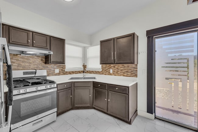 Building Photo - 536 Achim Dr