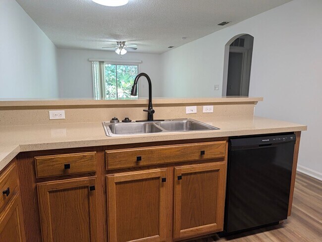 Building Photo - 124 Plantation Point Dr