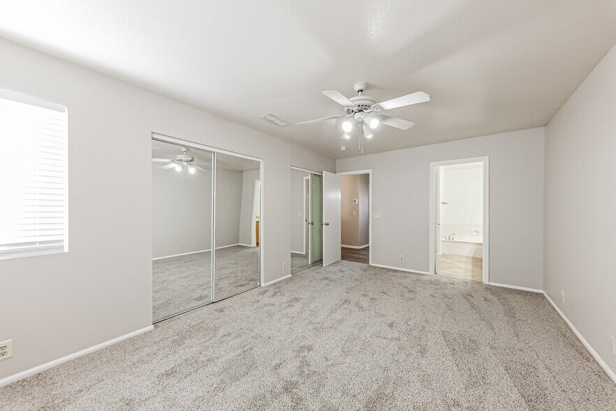 Building Photo - 7706 W Tonto Dr