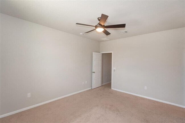 Building Photo - 1001 Zodiac Ln