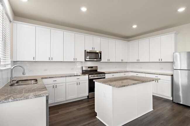 Building Photo - 616 Hugenot Wy