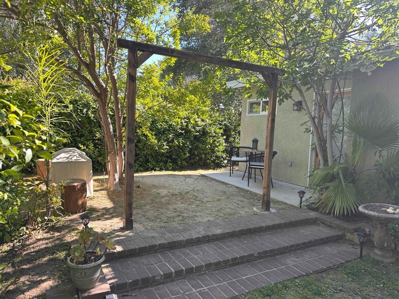 Building Photo - 22612 Califa St