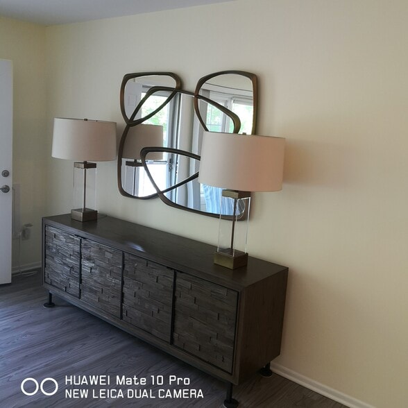 Building Photo - 524 Laurel Lake Rd