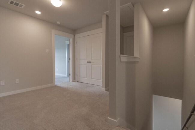 Building Photo - 417 Fieldwood Dr