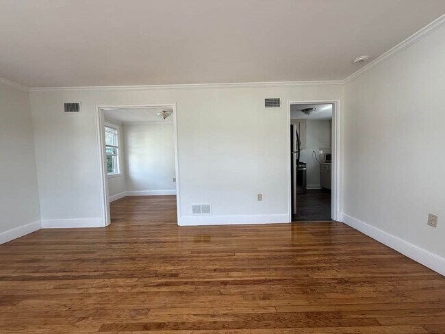 Building Photo - 36 Barstow St