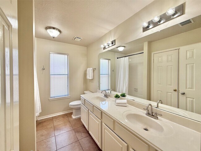 Building Photo - 1803 Moston Dr