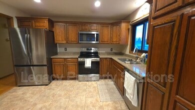 Building Photo - 1400 S 3rd St