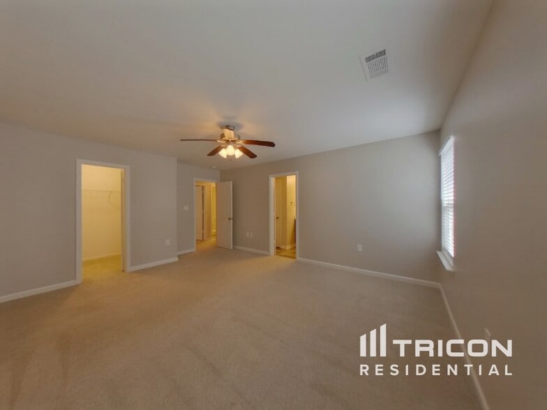Building Photo - 4296 Tucker Chase Drive