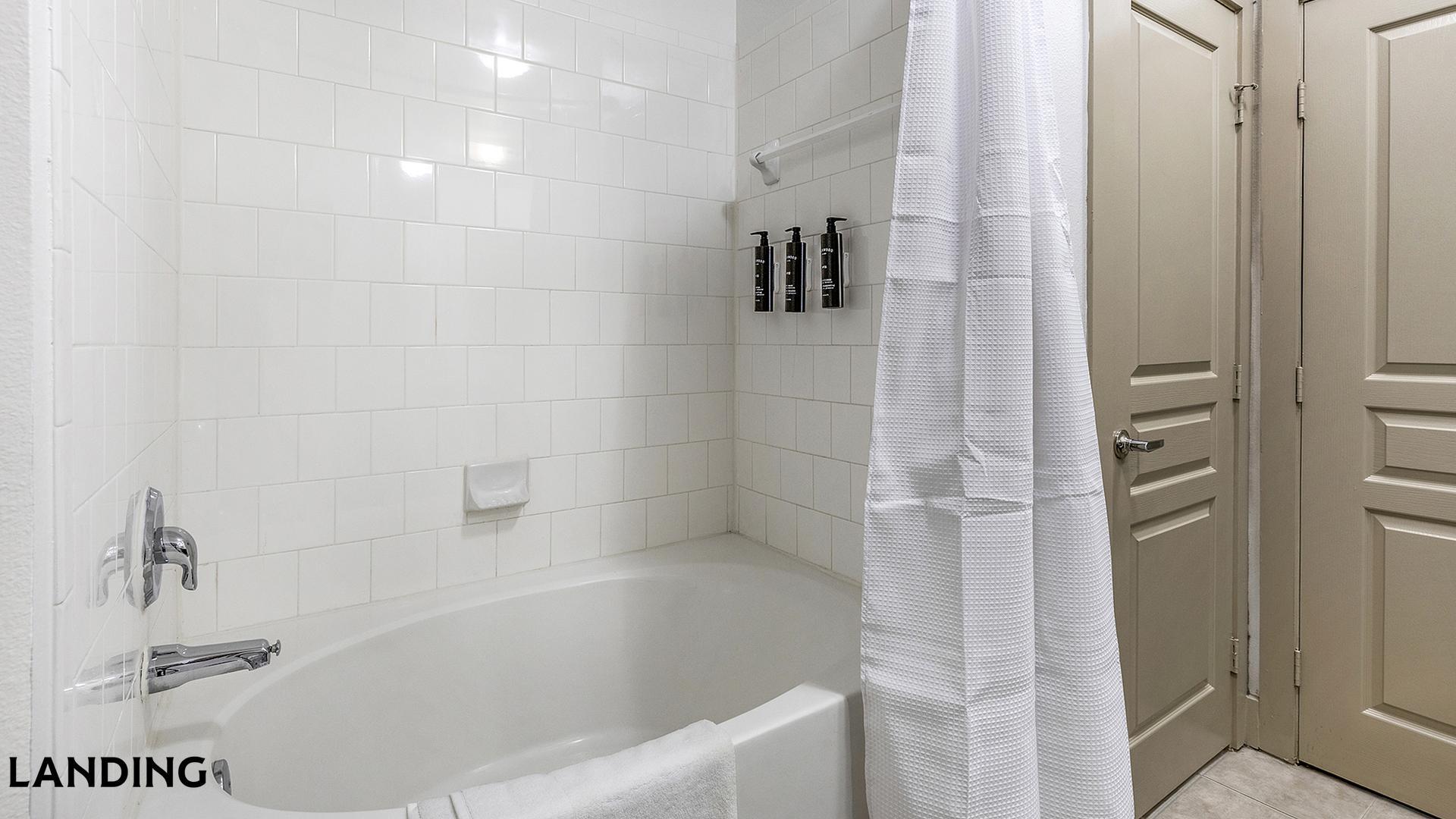 Building Photo - 5005 Galleria Dr