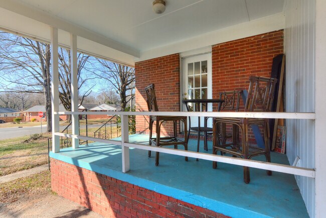 Building Photo - 1601 Cromwell Ct