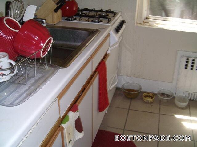 Building Photo - 103 Gordon St