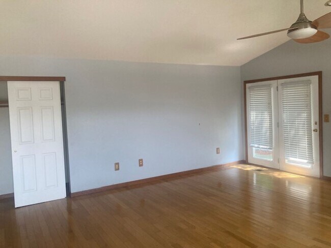 Building Photo - 342 Westline Ct