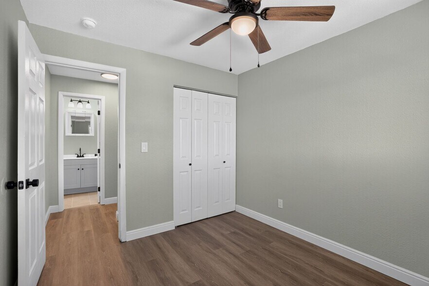 Building Photo - 5030 El Camino Dr
