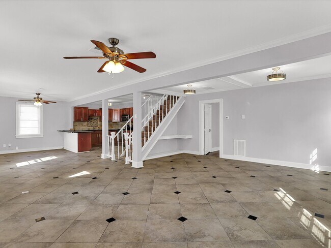 Building Photo - 1840 Manila Ave