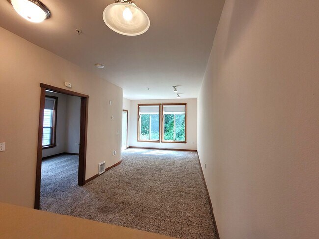 Building Photo - Tranquil One Bedroom Condo in central location - Gladstone