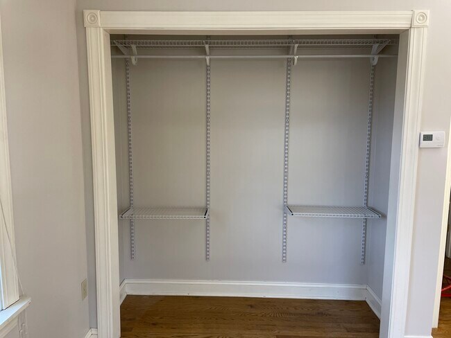 Building Photo - 611 Suite B