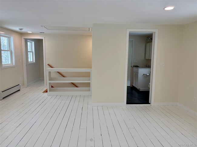 Building Photo - 156 Bloom Rd