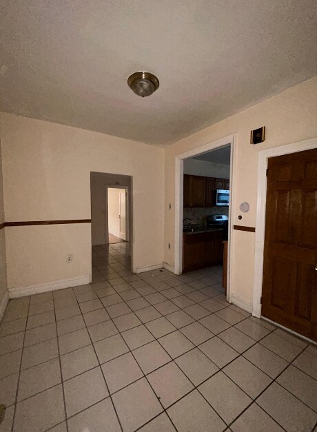 Building Photo - 813 Lenox Rd