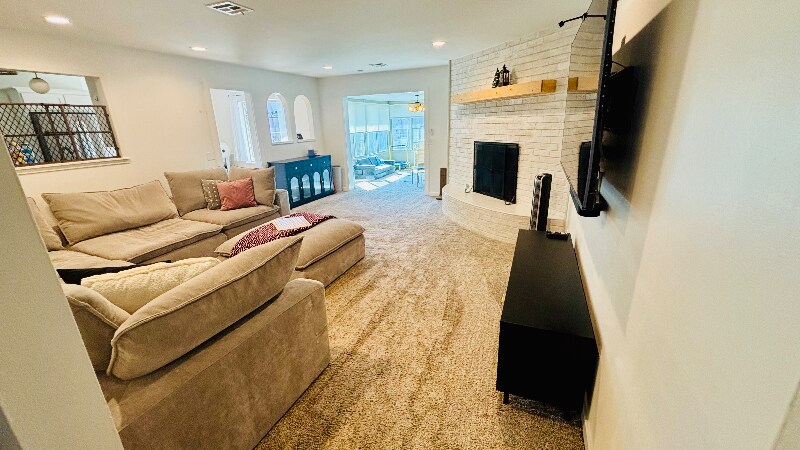 Building Photo - 8705 Lakeaire Dr