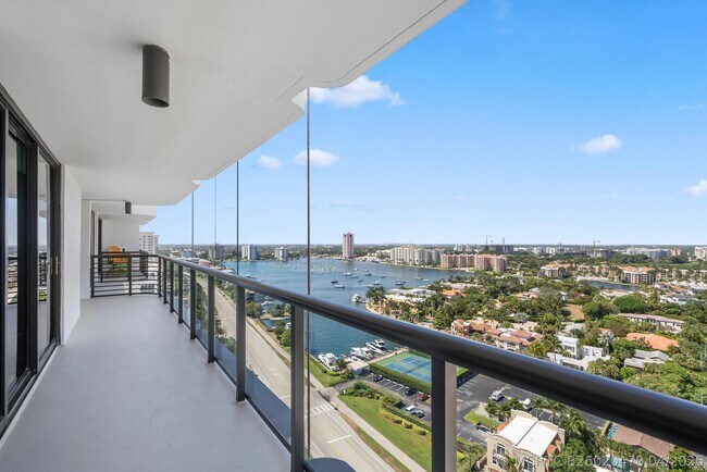 Building Photo - 250 S Ocean Blvd