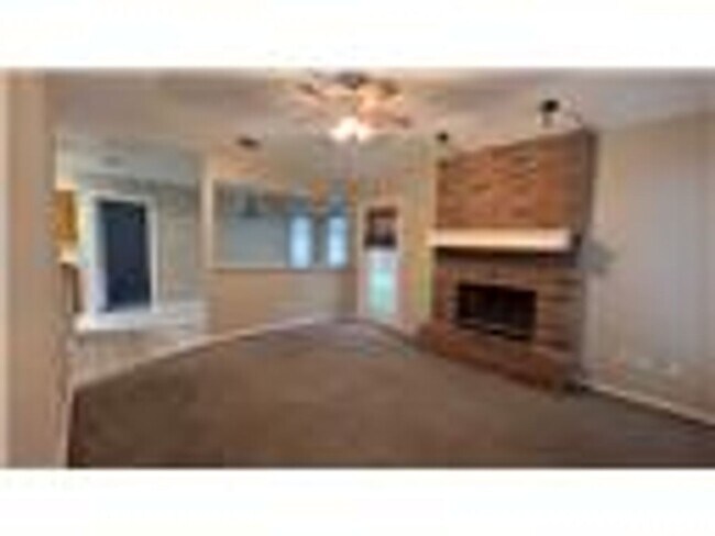 Building Photo - 3bd/2bth House