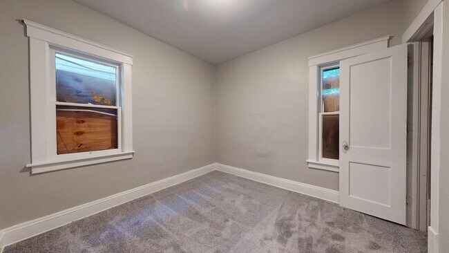 Building Photo - 3001 Denison Ave
