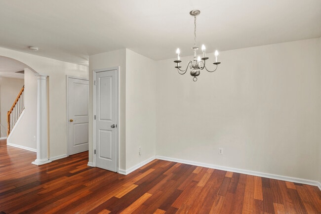 Building Photo - 144 Midland Rd