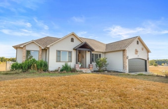 Building Photo - 710 Hilltop Vista Rd