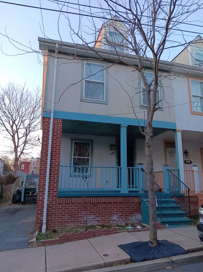 Primary Photo - Amazing 3 BR 1.5 BA home in Lancaster City