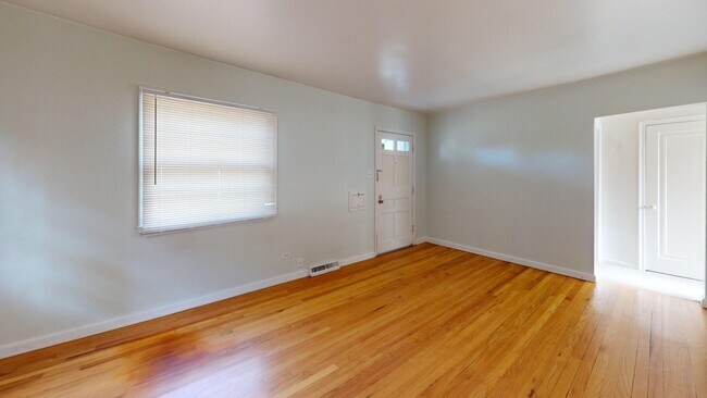Building Photo - 2525 S Clayton St