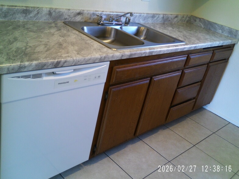 Kitchen - 1113 Seabreeze Way