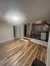 Building Photo - River RD