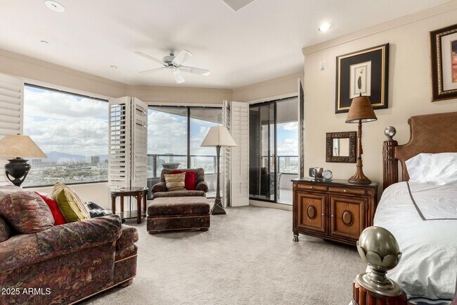 Building Photo - 1040 E Osborn Rd