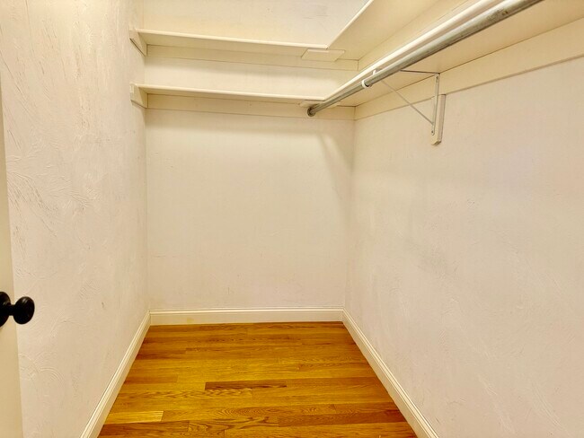 Building Photo - 299 Cabot St
