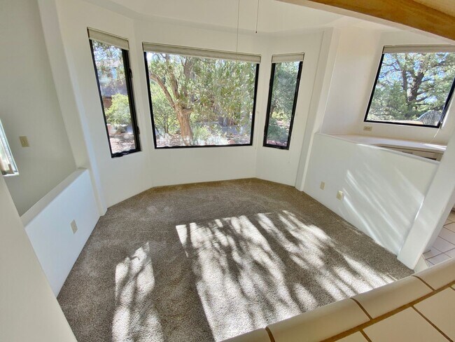 Building Photo - HOUSE - WEST SEDONA - GATED COMMUNITY