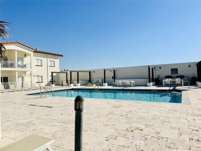 Building Photo - 10950 NW 82nd St