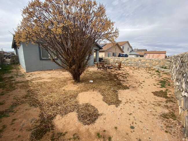 Building Photo - Eastside home for rent in The Tierras